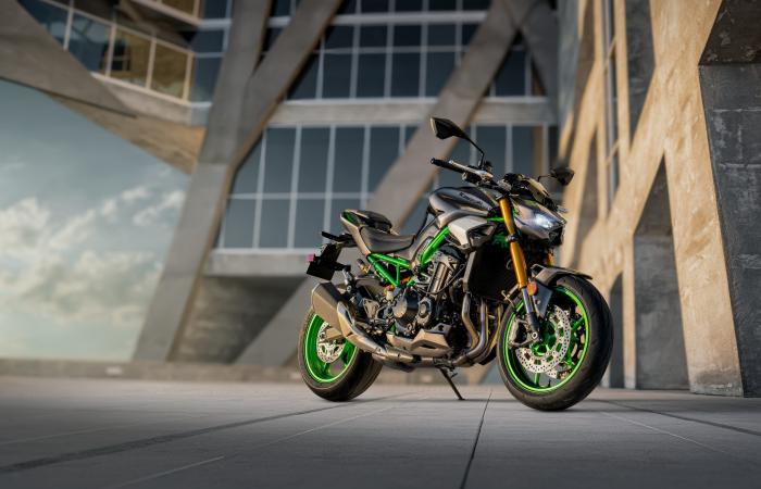 Nouveau – La Kawasaki Z900 2025 gagne une centrale inertielle et un quickshifter