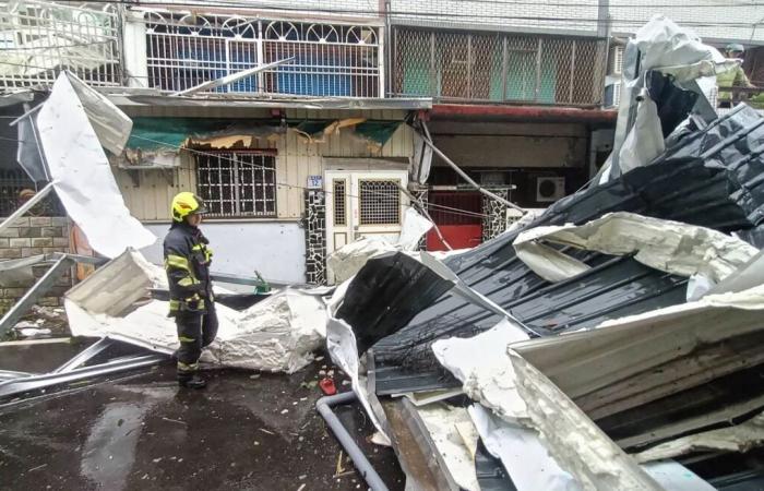 Le puissant typhon Kong-rey, l’un des typhons les plus violents que Taiwan ait connu ces dernières années, fait un mort et 73 blessés.