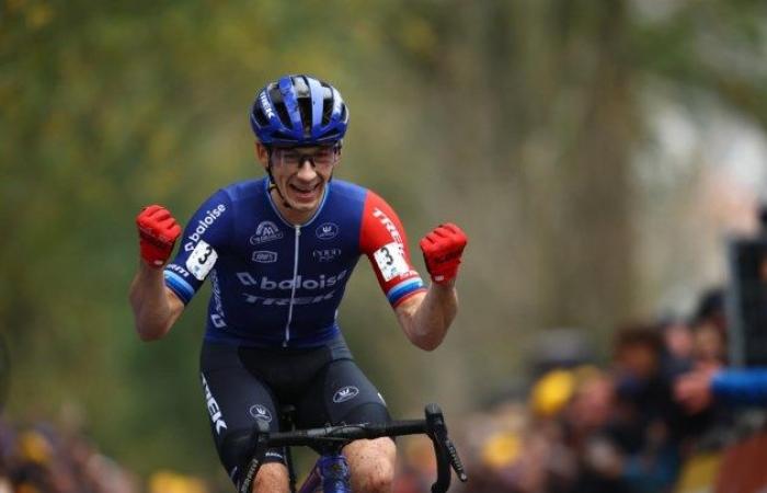 Lars van der Haar dépasse de la tête et des épaules ses adversaires et remporte le Koppenbergcross pour la deuxième fois de sa carrière.