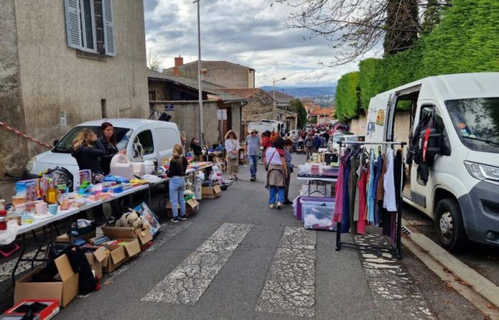 marchés de jouets et de vêtements, vide-greniers et brocantes en novembre