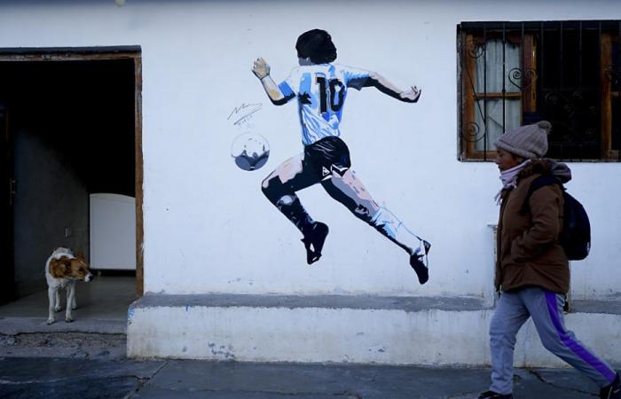 Les enfants Maradona présentent le futur « mémorial » de Diego