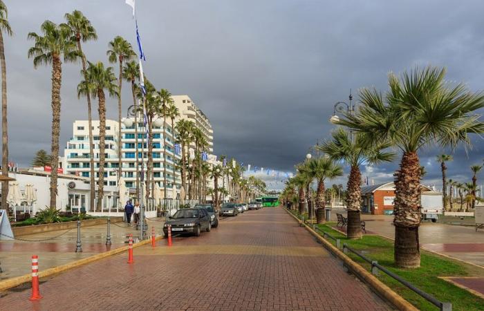 A Larnaca, une trentaine d’Israéliens courent chercher les otages