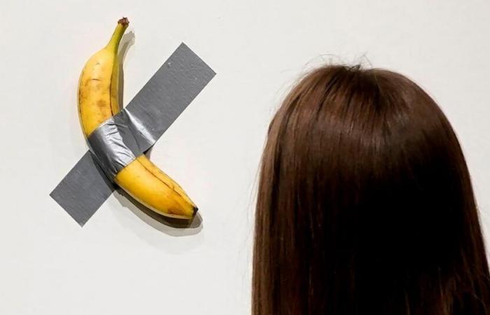 La banane scotchée de l’artiste italien Maurizio Cattelan, la plus chère du monde ? – rts.ch