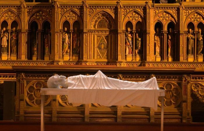 Toulouse. James Colomina installe une œuvre choc dans une église pour « dénoncer les dérives de l’abbé Pierre »