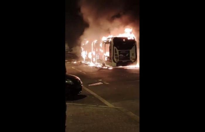 Lyon. Des bus TCL attaqués et incendiés à Rilleux-la-Pape, les habitants évacués en urgence