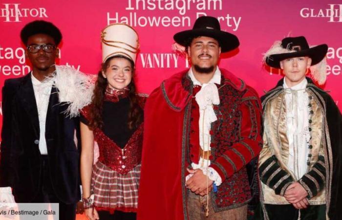 quatre candidats quittent le château pour une soirée d’Halloween entourés d’étoiles