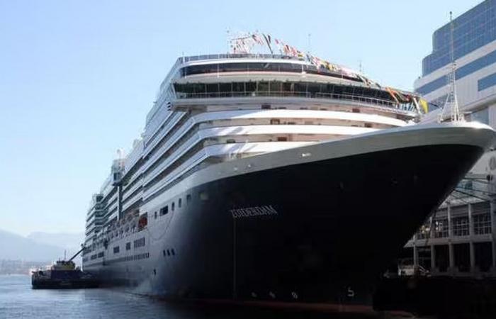 Le Zuiderdam, bateau de croisière, annule son escale inaugurale à Pointe-à-Pitre