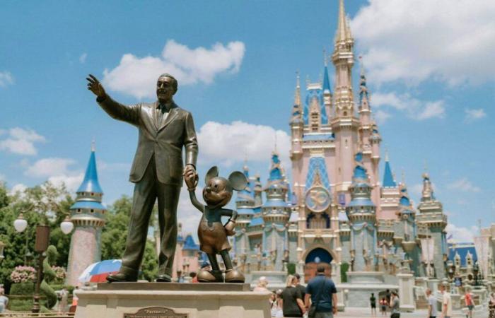 Licencié par Disney, il ajoute des insultes aux menus des restaurants