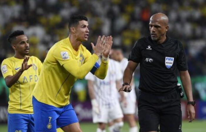 5 fois Cristiano Ronaldo était furieux contre les arbitres pour des appels favorisant Al Hilal contre Al Nassr