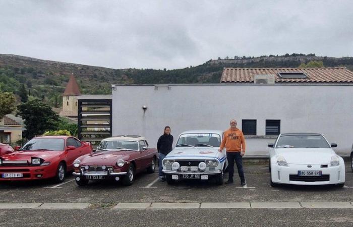 Campagne-sur-Aude. Sortie nocturne de véhicules anciens