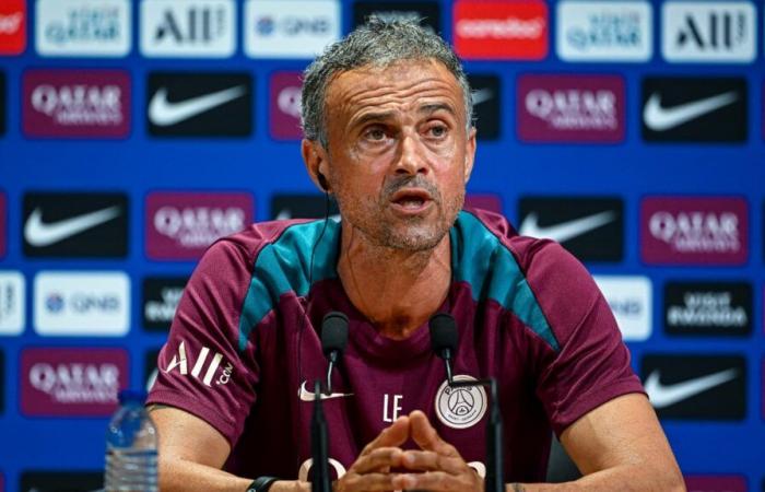 Luis Enrique remet en question les fermetures de stands