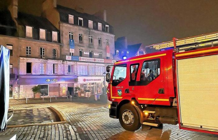 A Guingamp, le magasin Carrefour City ravagé par un incendie [Vidéo]