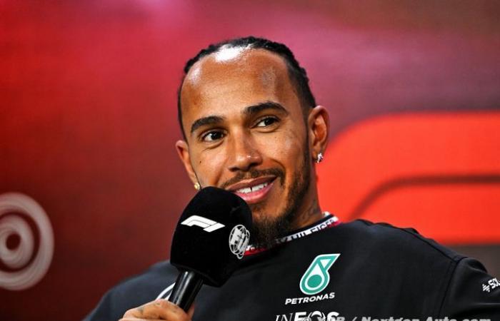 Formule 1 | Hamilton “garde un œil” sur les performances de Ferrari