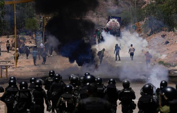 En Bolivie, des partisans d’Evo Morales prennent des soldats en otages