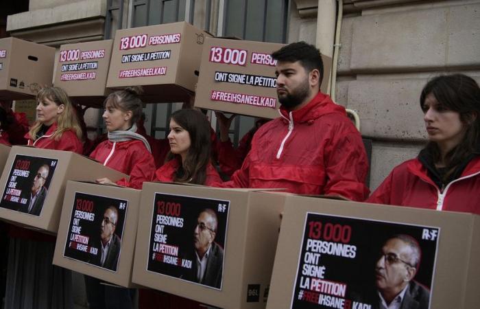 le journaliste Ihsane El Kadi obtient la grâce présidentielle