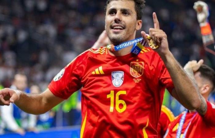 Rodri Hernández reçoit le Ballon d’Or et… Dieu merci !