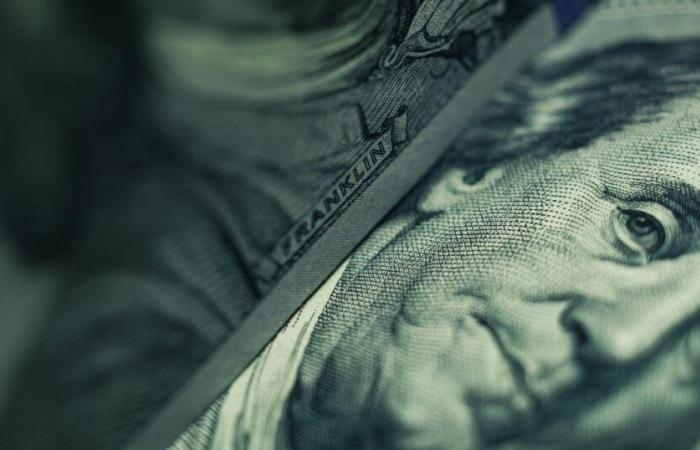 Le dollar s’apprécie avant le rapport sur l’emploi aux Etats-Unis, la livre réduit ses pertes