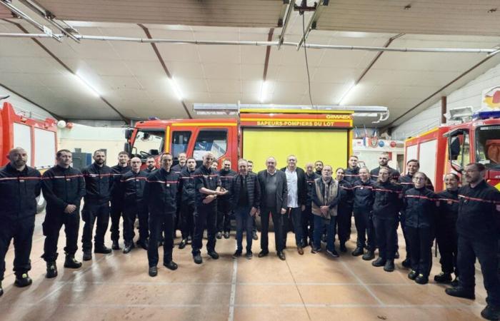 Remise des clés du 1er Fourgon Pompe-Tonne de Secours Légère des Sapeurs-Pompiers du Lot – Medialot