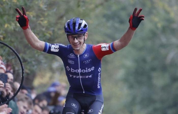 L’impressionnant Lars van der Haar remporte la victoire au Koppenbergcross, incident bizarre avec “fan” et Eli Iserbyt