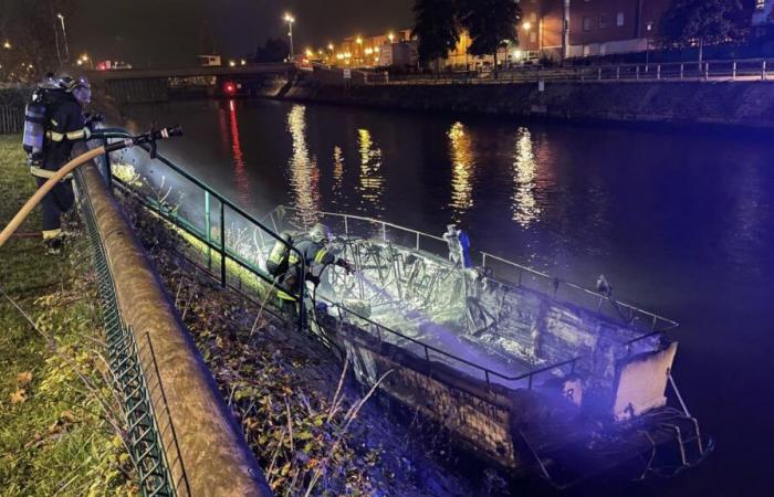 un bateau prend feu sans faire de victimes sur le canal de Bourbourg