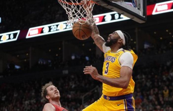 Les Lakers se font une grosse frayeur mais rebondissent à Toronto • Basket USA