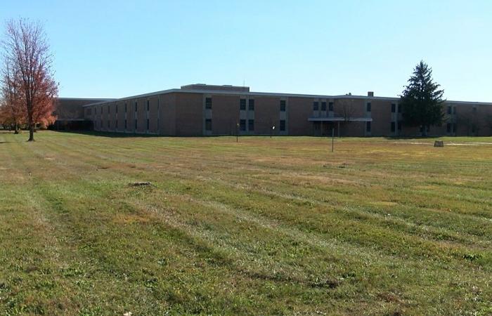 L’accord visant à transformer un lycée abandonné en centre communautaire échoue