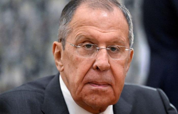 Le ministre Sergueï Lavrov assure que les États-Unis et la Russie sont « au bord d’un conflit militaire direct »