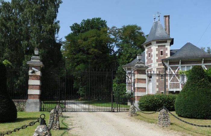 500 euros pour visiter la maison d’Alain Delon à Douchy ? Anthony Delon prend la parole pour dénoncer une arnaque