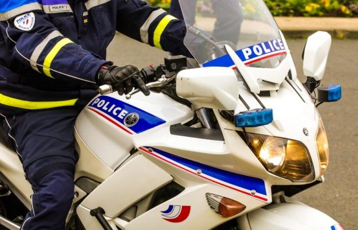 au volant d’une voiture, un mineur tente d’échapper à la police après un accident