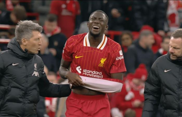 Ibrahima Konate quitte le terrain à l’agonie alors qu’Arne Slot fait le point sur la blessure de la star de Liverpool