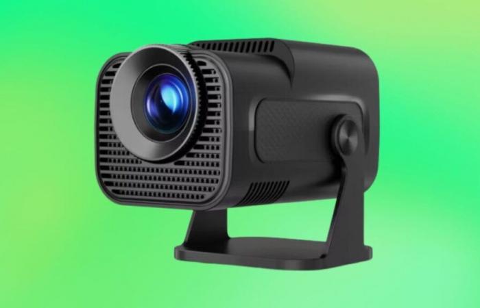 Ce mini projecteur portable est disponible à un prix imbattable (et il remplacera votre téléviseur)