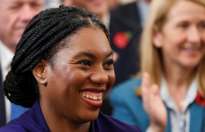 Kemi Badenoch nouvelle leader des conservateurs britanniques, qui virent à droite