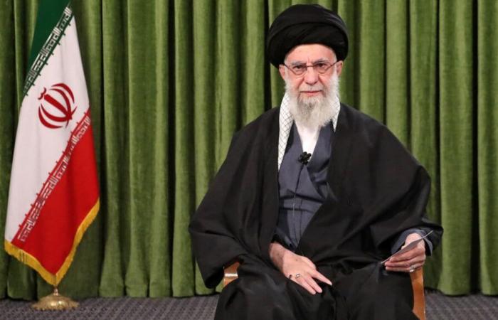 L’Ayatollah Khamenei menace de riposter à toute attaque contre l’Iran ou ses groupes alliés