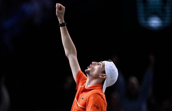 Ugo Humbert en finale du Masters 1000 de Paris, pour un choc face au numéro 3 mondial Alexander Zverev