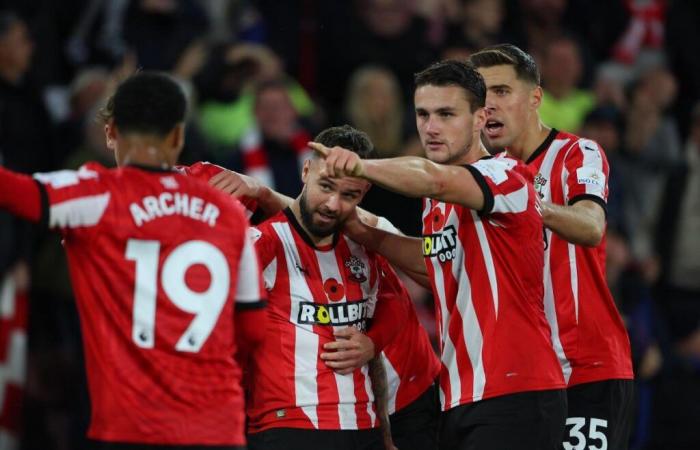 Les Saints survivent au drame du VAR pour sceller la première victoire de la saison de Premier League contre Everton