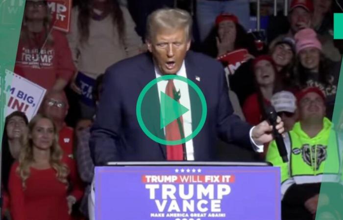 Donald Trump mime une fellation en pleine réunion dans le Wisconsin à l’aide d’un micro mal placé