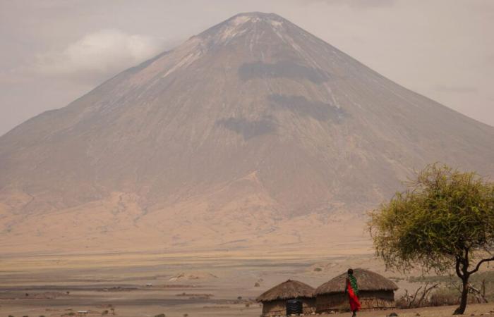 Ce volcan, qui renferme le magma le plus étrange de la planète, s’enfonce dans le sol