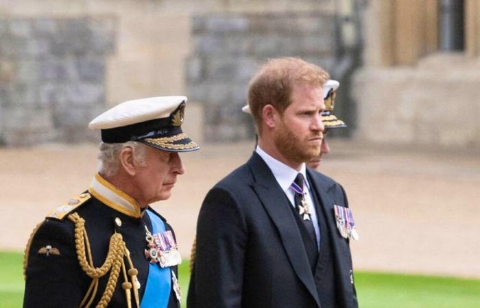 Pourquoi Charles III ignore les appels et les lettres d’Harry