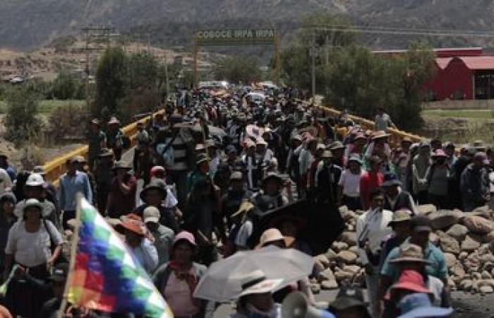 En Bolivie, les partisans de l’ancien président Evo Morales retiennent les soldats