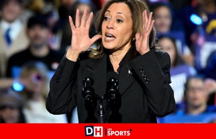 Kamala Harris attachée à une voiturette de golf tirée par Donald Trump