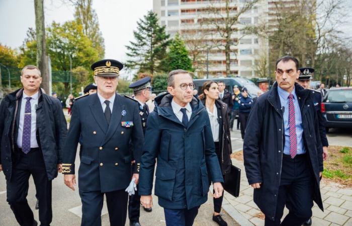 un jeune homme mortellement poignardé, un autre grièvement blessé avec plusieurs coups de couteau à la poitrine