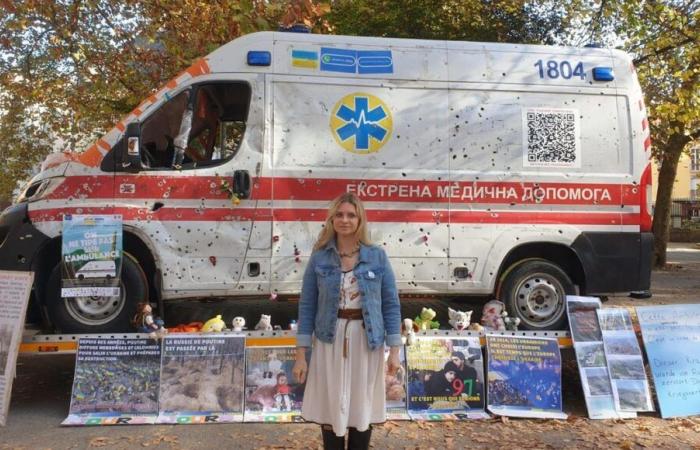 une ambulance criblée de balles exposée à Grenoble