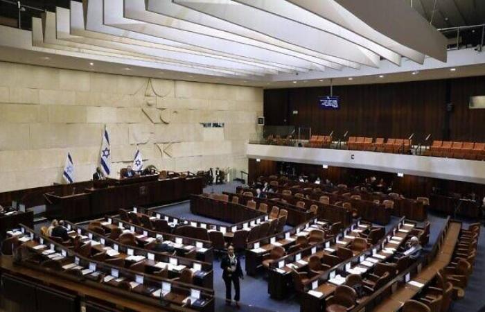 Un député israélien démis de ses fonctions dans l’armée après une photo prise au Sud-Liban