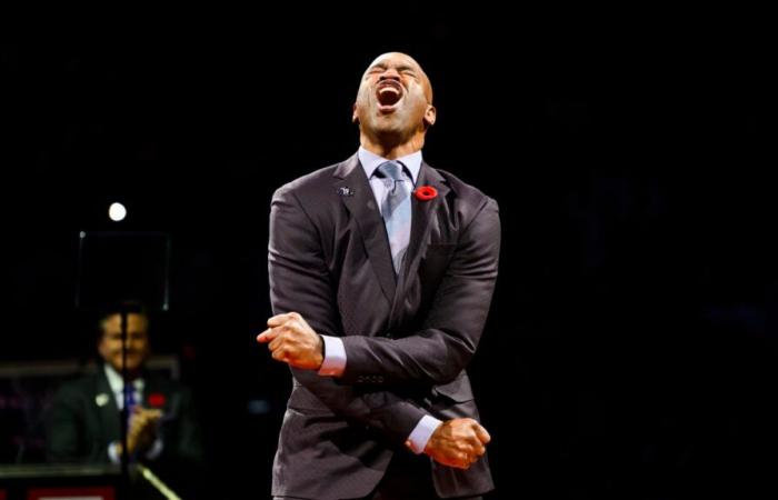 les Raptors ont brandi une bannière avec le numéro 15 de Vince Carter