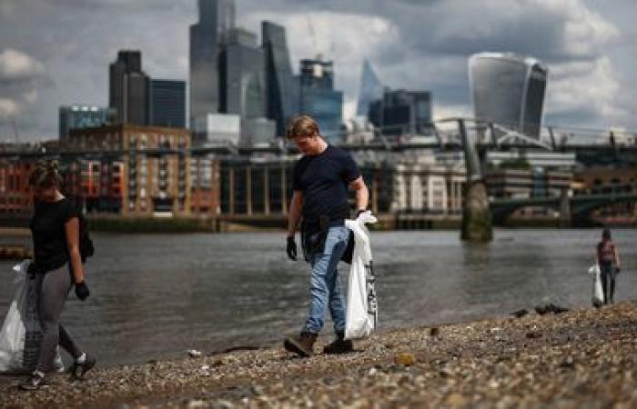 à Londres, une manifestation le long de la Tamise contre la pollution massive des voies navigables du pays