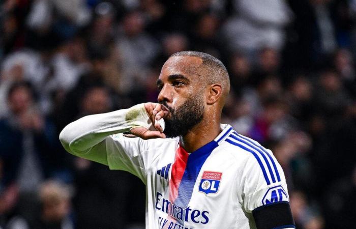 Lacazette remplaçant, Govou y réfléchit très fort