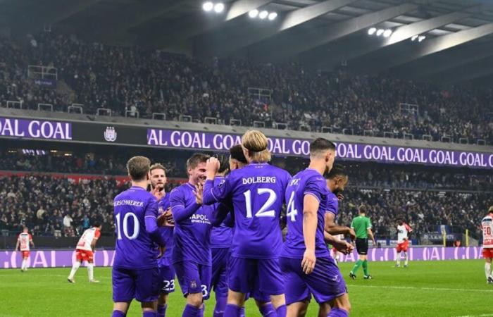 Anderlecht écrase un Courtrai apathique, mais cela ne calme pas les anti-Vandenhaute