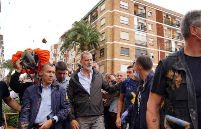 Les dirigeants espagnols chahutés par des foules en colère après les inondations meurtrières en Espagne – Libération