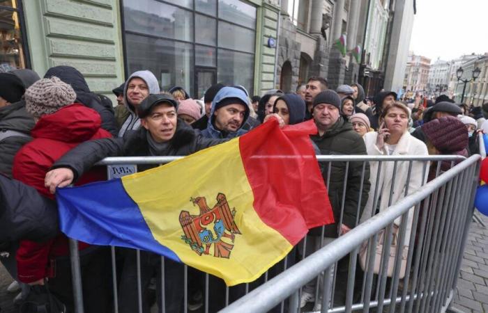 Les Moldaves se rendent aux urnes pour choisir leur président et l’avenir du pays