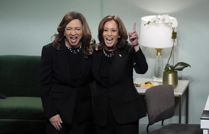 Harris dans “Saturday Night Live” comme l’image miroir de Maya Rudolph trois jours avant les élections